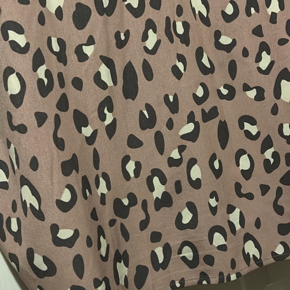 Leopard Print Brown Women's Top - Picture 6 of 6